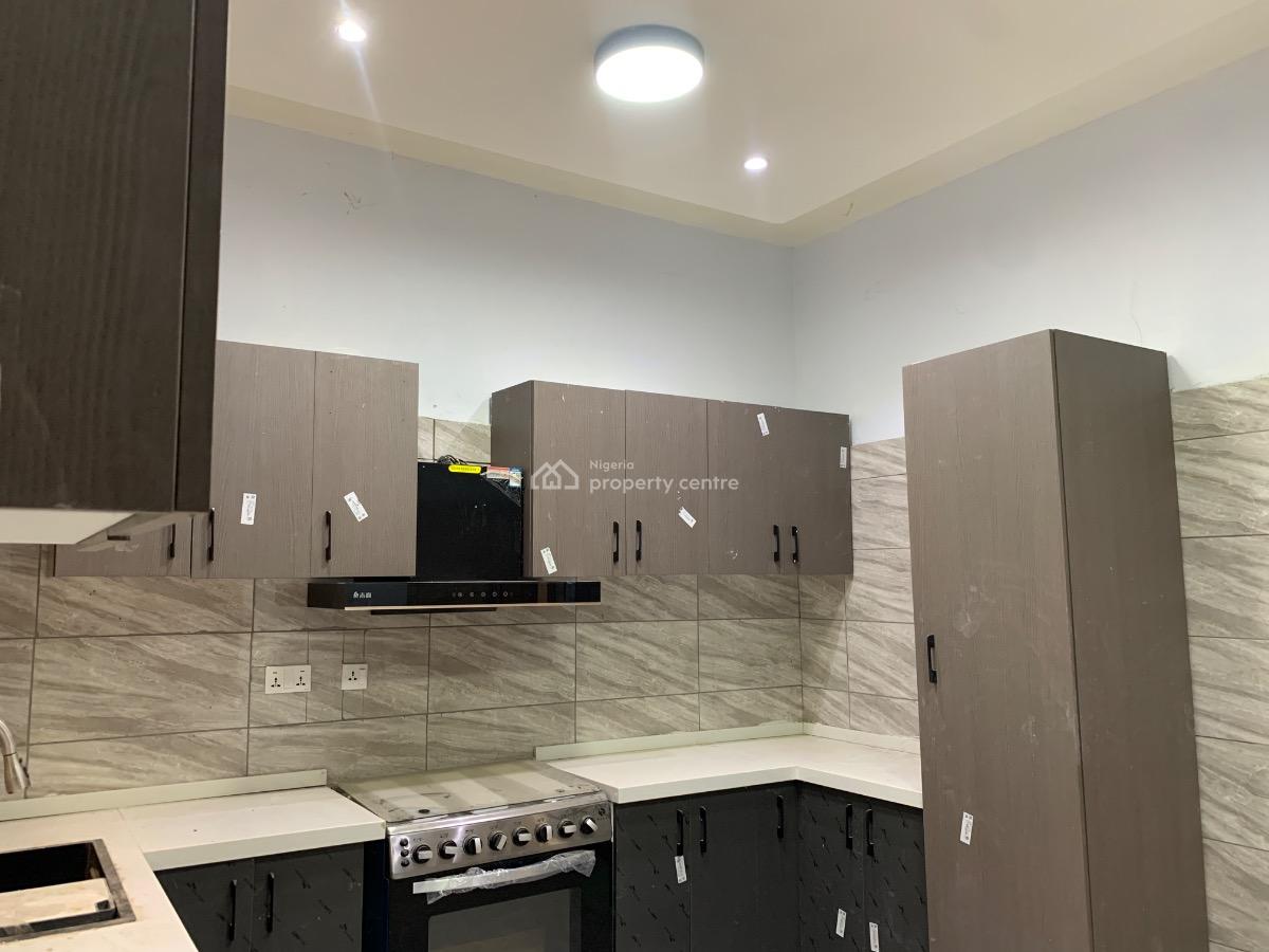 Contemporary 5 Bedrooms Terrace House with Bq, Ibadan, Oyo, House for Sale