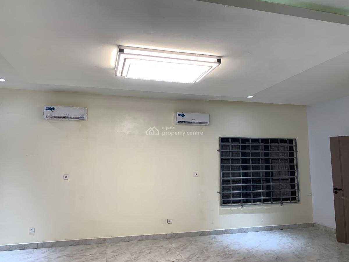 Contemporary 5 Bedrooms Terrace House with Bq, Ibadan, Oyo, House for Sale