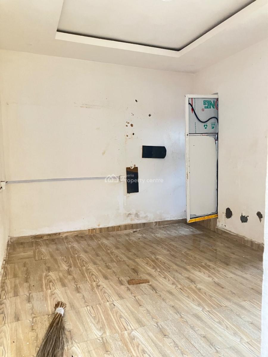 a Standard Room Self Contain Downstairs Fence with Gate, Nice Environment By Total Filling Station Olusosun Oregun Ikeja, Oregun, Ikeja, Lagos, Self Contain (single Rooms) for Rent