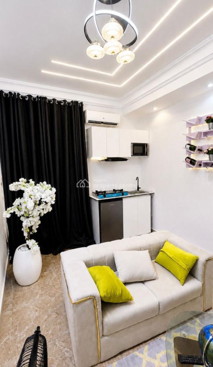 Cozy 1 Bed with Pool, Osapa, Lekki, Lagos, Flat / Apartment Short Let