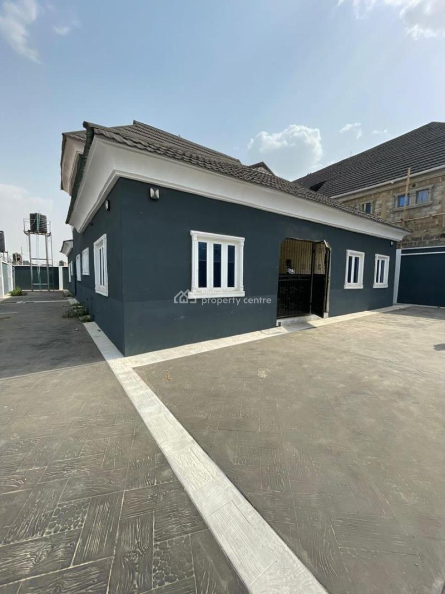 4 Bedroom Bungalow with to and Parlour Self Contain, Akoto Elebu, Oluyole, Oyo, Semi-detached Bungalow for Sale