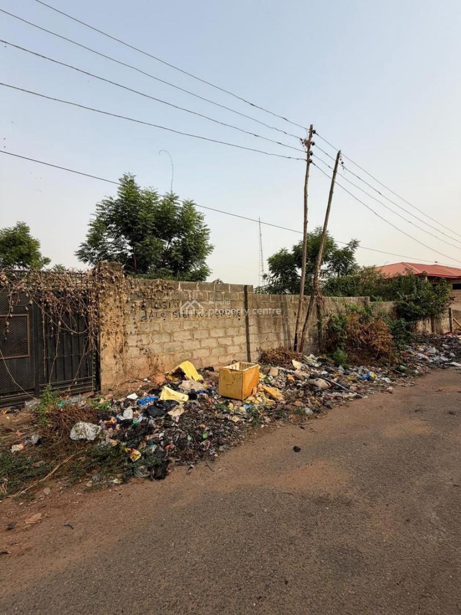 Uncompleted 8 Units of Room & Parlour Self, Ik Dairo Street, Agodi Gate, Ibadan North, Oyo, Block of Flats for Sale