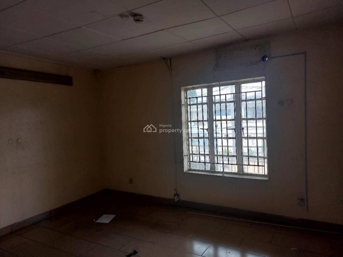 5 Bedroom Detached Duplex with Bq., Ilupeju Estate, Ilupeju, Lagos, Office Space for Rent