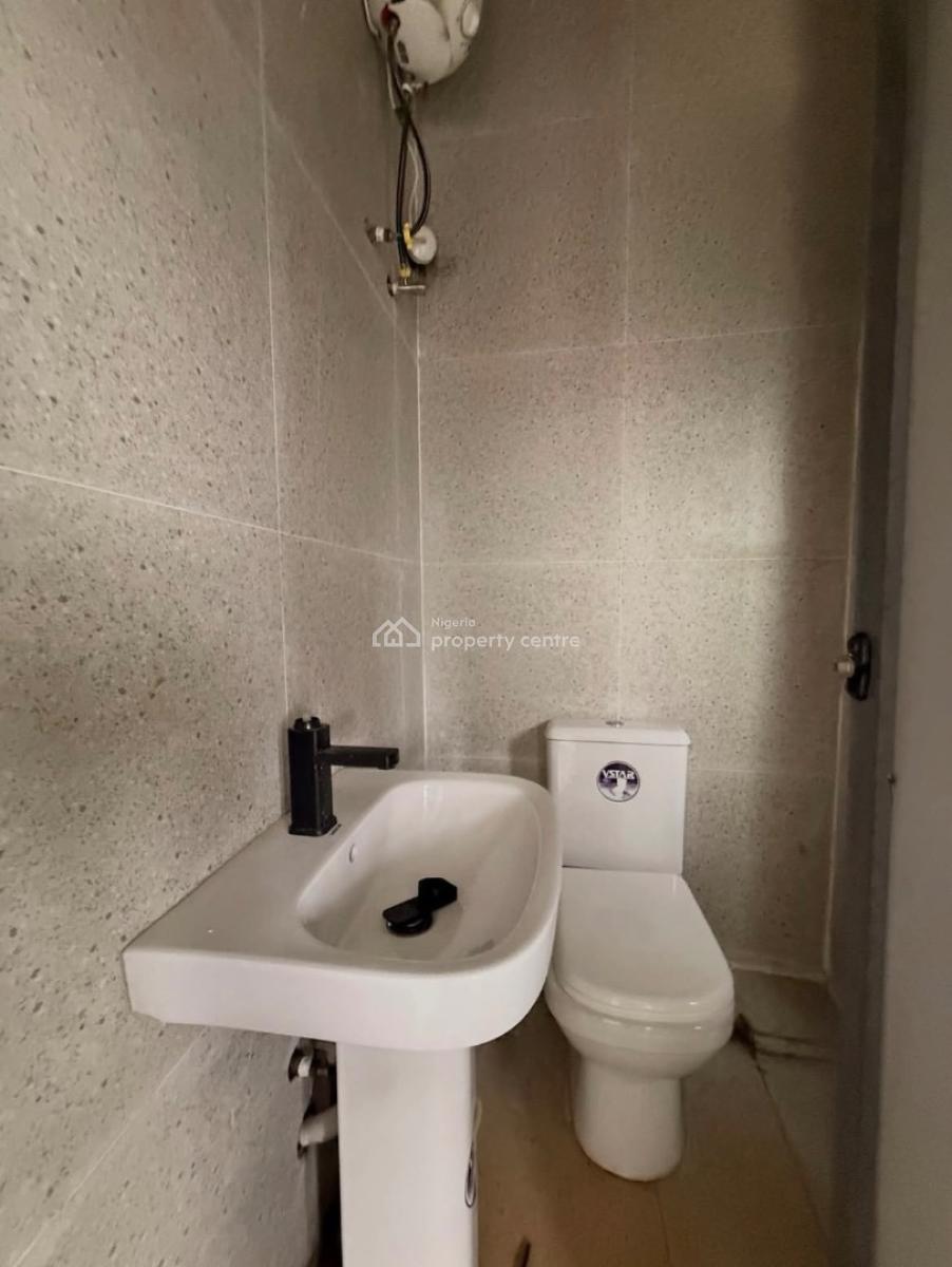 Well Built Serviced 2 Bedroom Apartment, Ikate Elegushi, Lekki, Lagos, Flat / Apartment for Rent