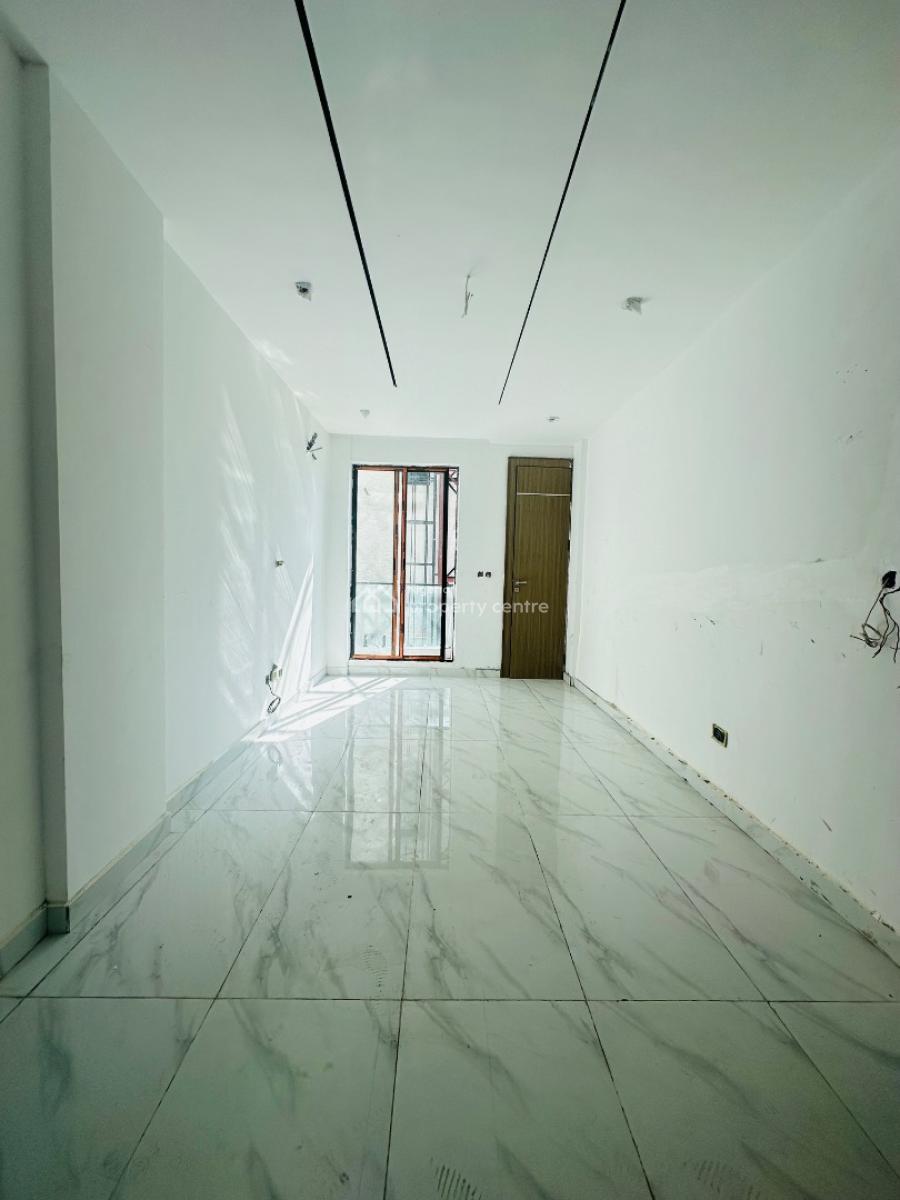 Neatly Finished 1 Bedroom Apartment with Pool, Gym & Elevator, Lekki Phase 1, Lekki, Lagos, Flat / Apartment for Sale