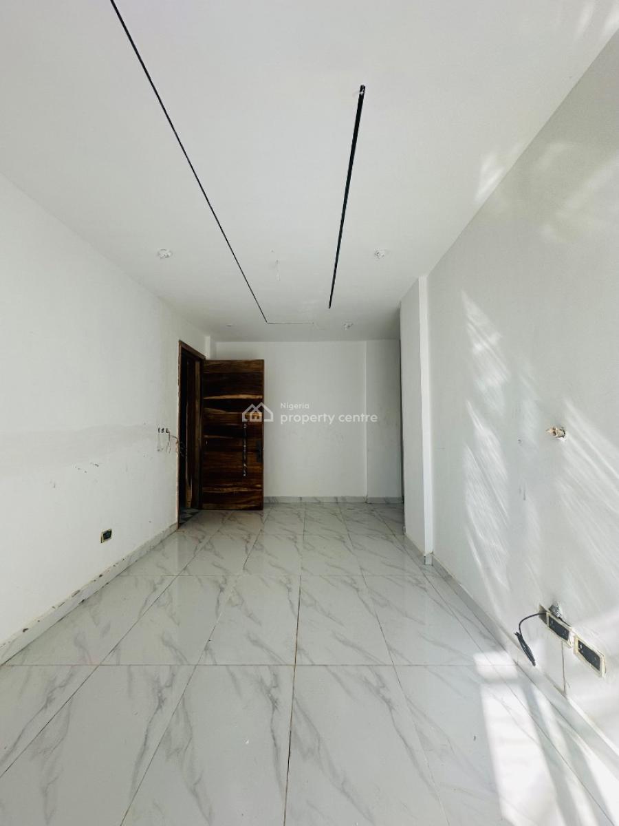 Neatly Finished 1 Bedroom Apartment with Pool, Gym & Elevator, Lekki Phase 1, Lekki, Lagos, Flat / Apartment for Sale