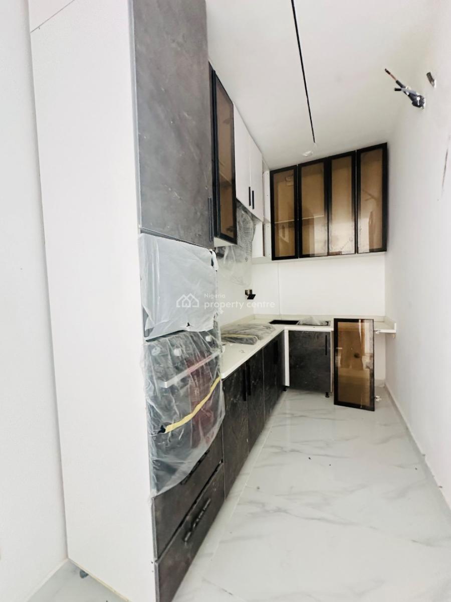 Neatly Finished 1 Bedroom Apartment with Pool, Gym & Elevator, Lekki Phase 1, Lekki, Lagos, Flat / Apartment for Sale