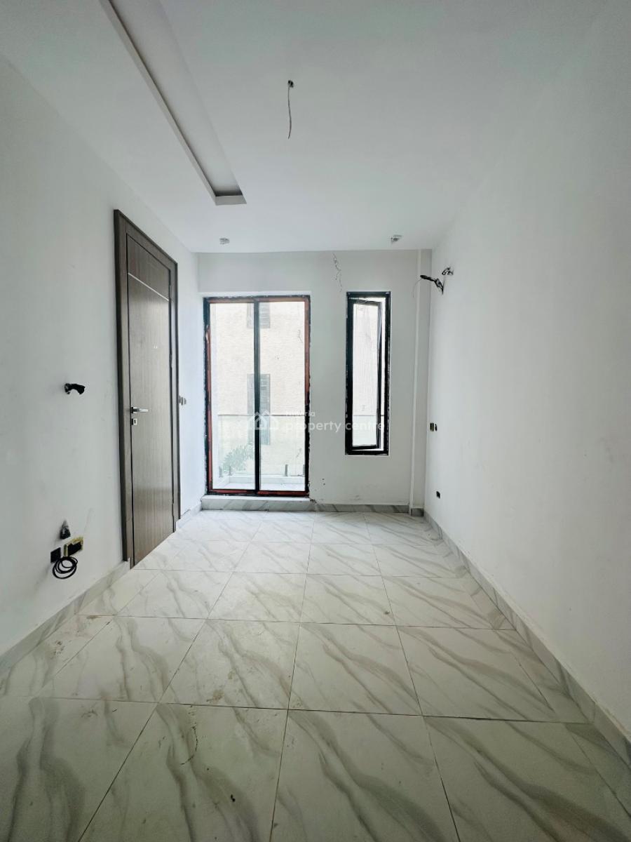 Neatly Finished 1 Bedroom Apartment with Pool, Gym & Elevator, Lekki Phase 1, Lekki, Lagos, Flat / Apartment for Sale