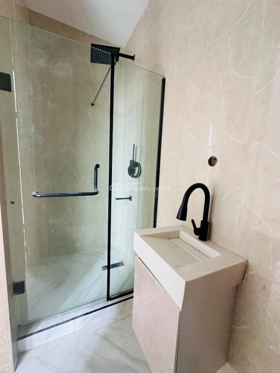Neatly Finished 1 Bedroom Apartment with Pool, Gym & Elevator, Lekki Phase 1, Lekki, Lagos, Flat / Apartment for Sale