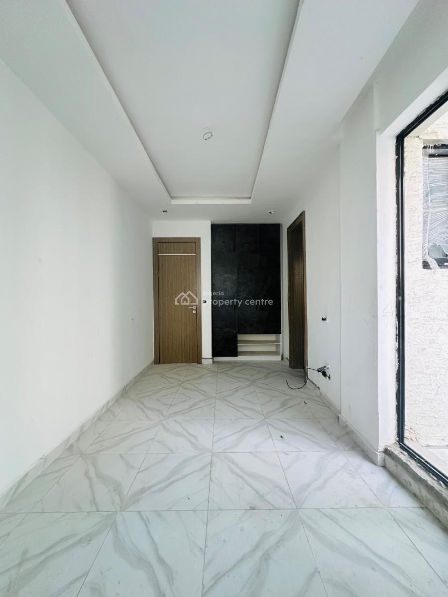 Neatly Finished 2 Bedroom Apartment with Pool, Gym and Elevator, Lekki Phase 1, Lekki, Lagos, Flat / Apartment for Sale