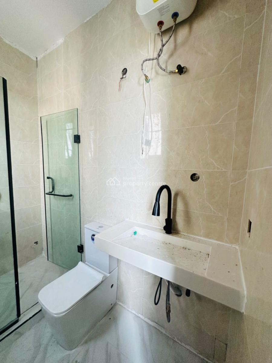 Neatly Finished 2 Bedroom Apartment with Pool, Gym and Elevator, Lekki Phase 1, Lekki, Lagos, Flat / Apartment for Sale