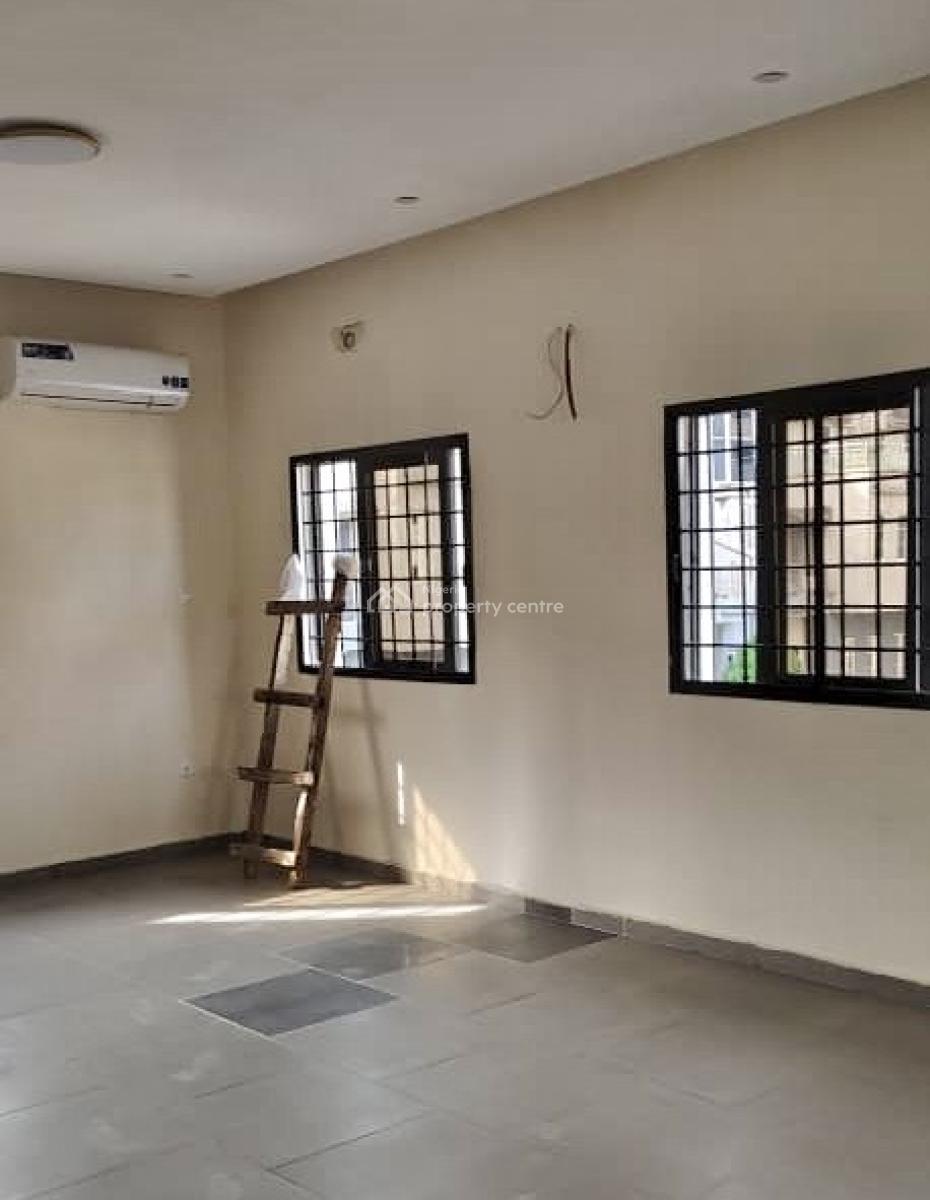 Newly Renovated 3 Bedroom Apartment with Bq, Lekki Phase 1, Lekki, Lagos, Flat / Apartment for Rent