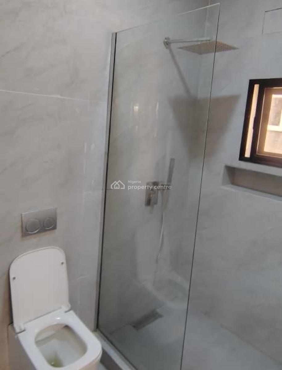 Newly Renovated 3 Bedroom Apartment with Bq, Lekki Phase 1, Lekki, Lagos, Flat / Apartment for Rent