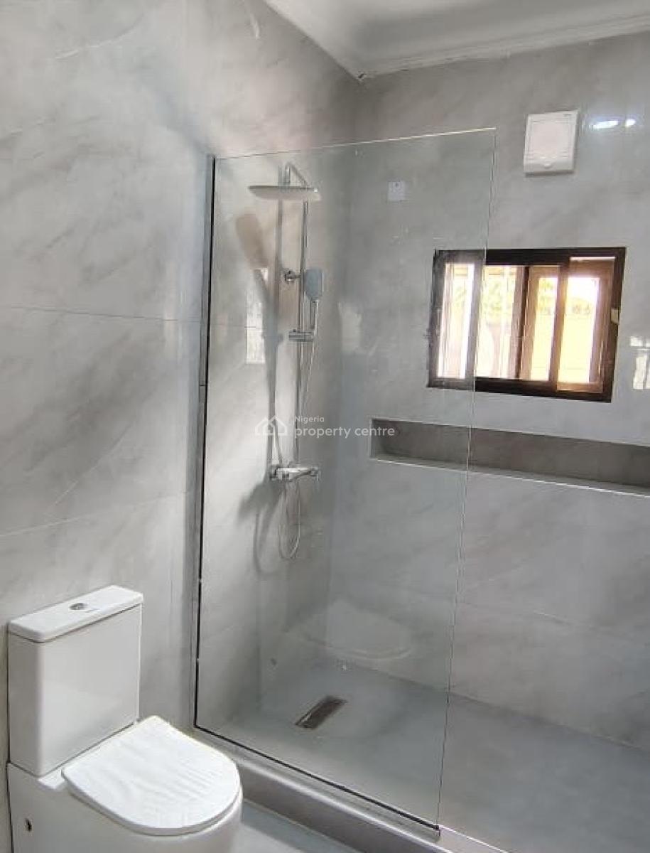 Newly Renovated 3 Bedroom Apartment with Bq, Lekki Phase 1, Lekki, Lagos, Flat / Apartment for Rent