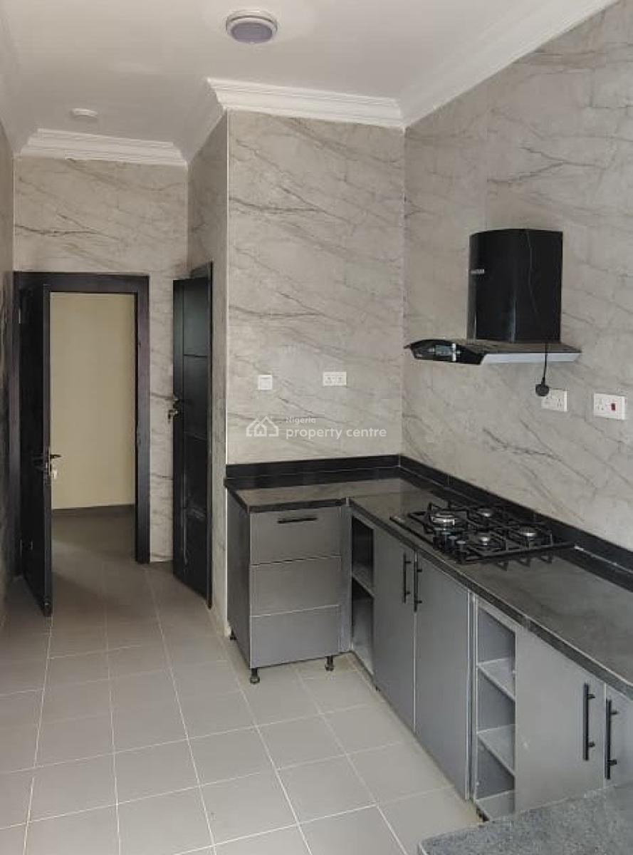 Newly Renovated 3 Bedroom Apartment with Bq, Lekki Phase 1, Lekki, Lagos, Flat / Apartment for Rent
