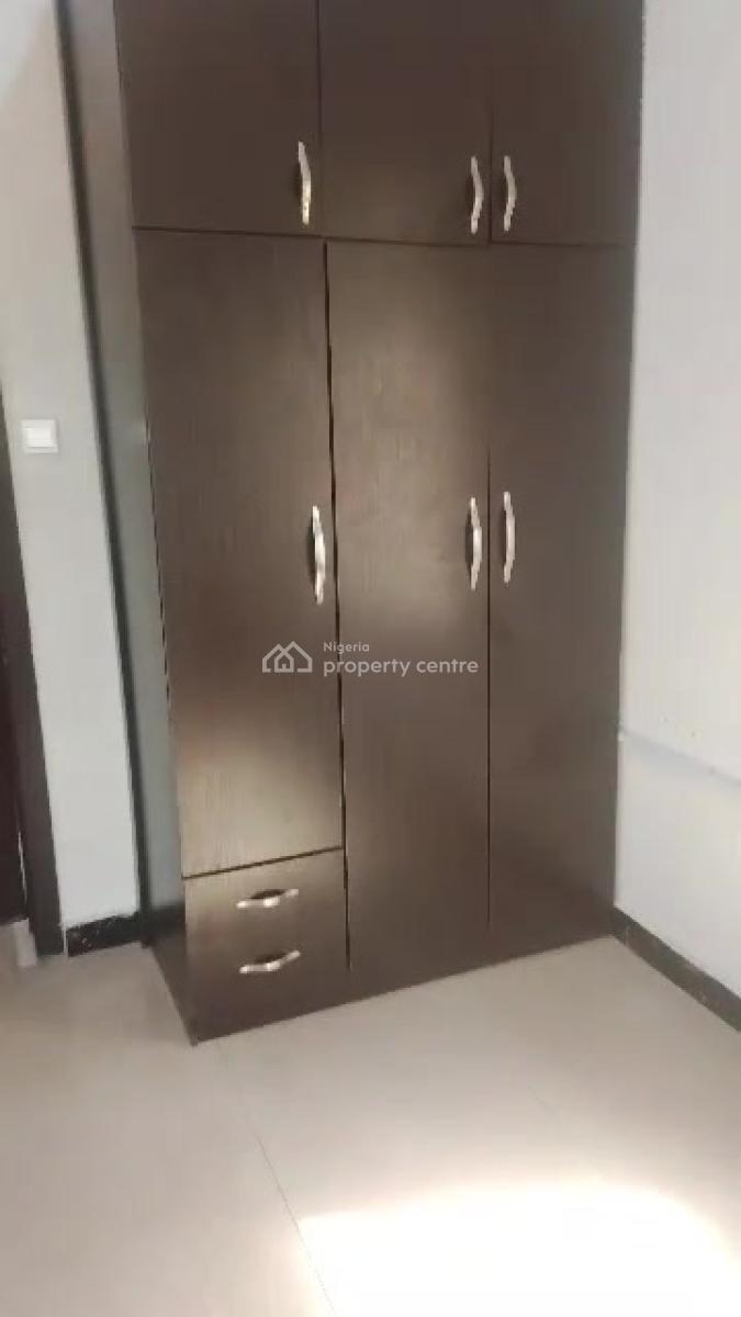 Luxury 2-bedroom Apartment Available in Guzape Main Step Into Modern, Guzape District, Abuja, Flat / Apartment for Sale