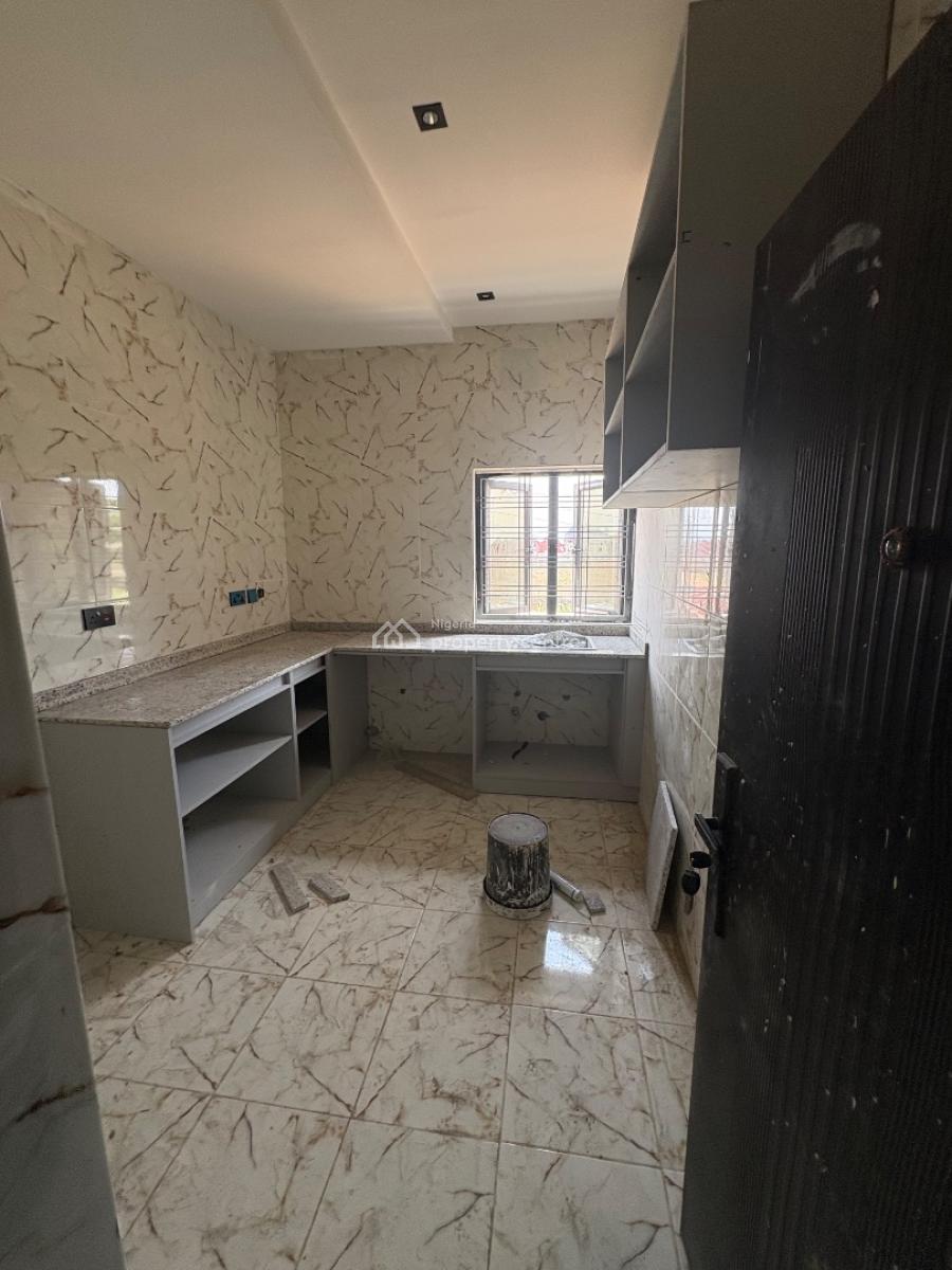 New 2-bedroom Flat, Von Axis, Lugbe District, Abuja, Flat / Apartment for Rent