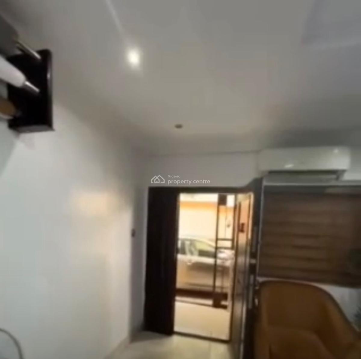 a Spacious 3-bedroom Flat Available, Alagomeji, Yaba, Lagos, Flat / Apartment for Rent