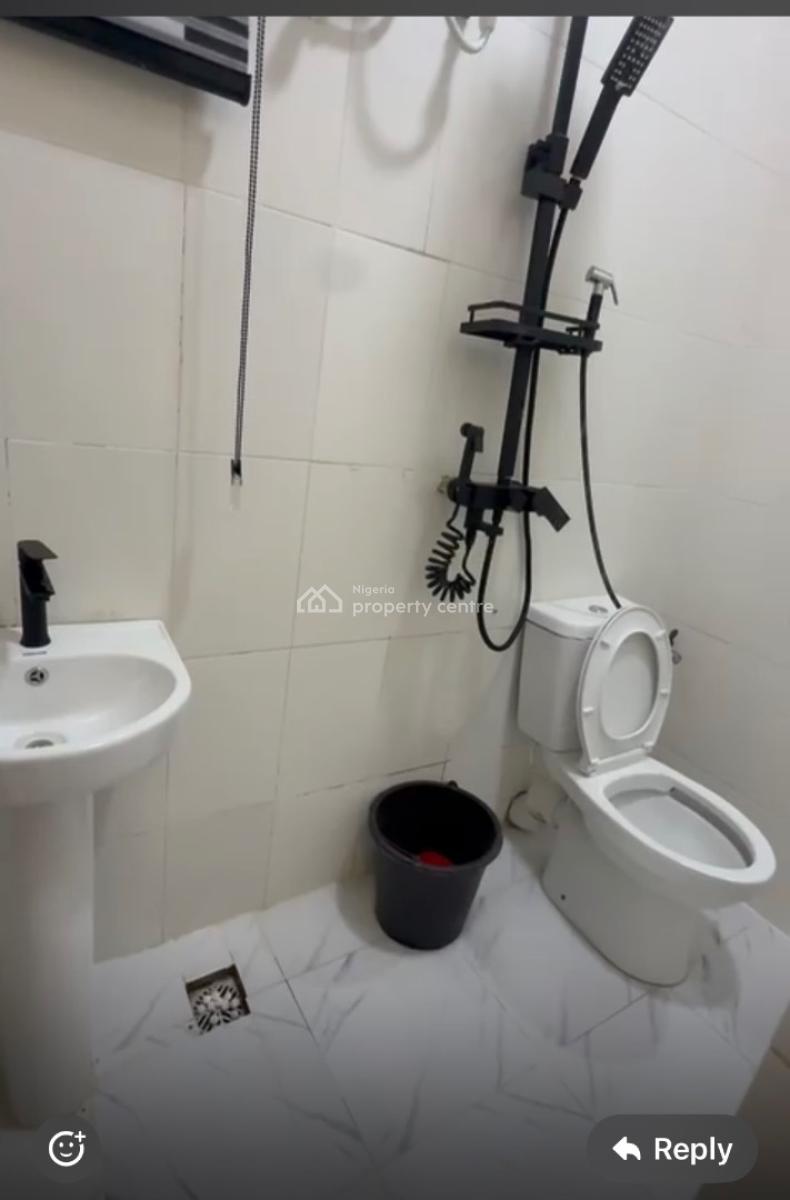 Luxury Mini Flat, Adebisi Street, Alagomeji, Yaba, Lagos, Mini Flat (room and Parlour) Short Let