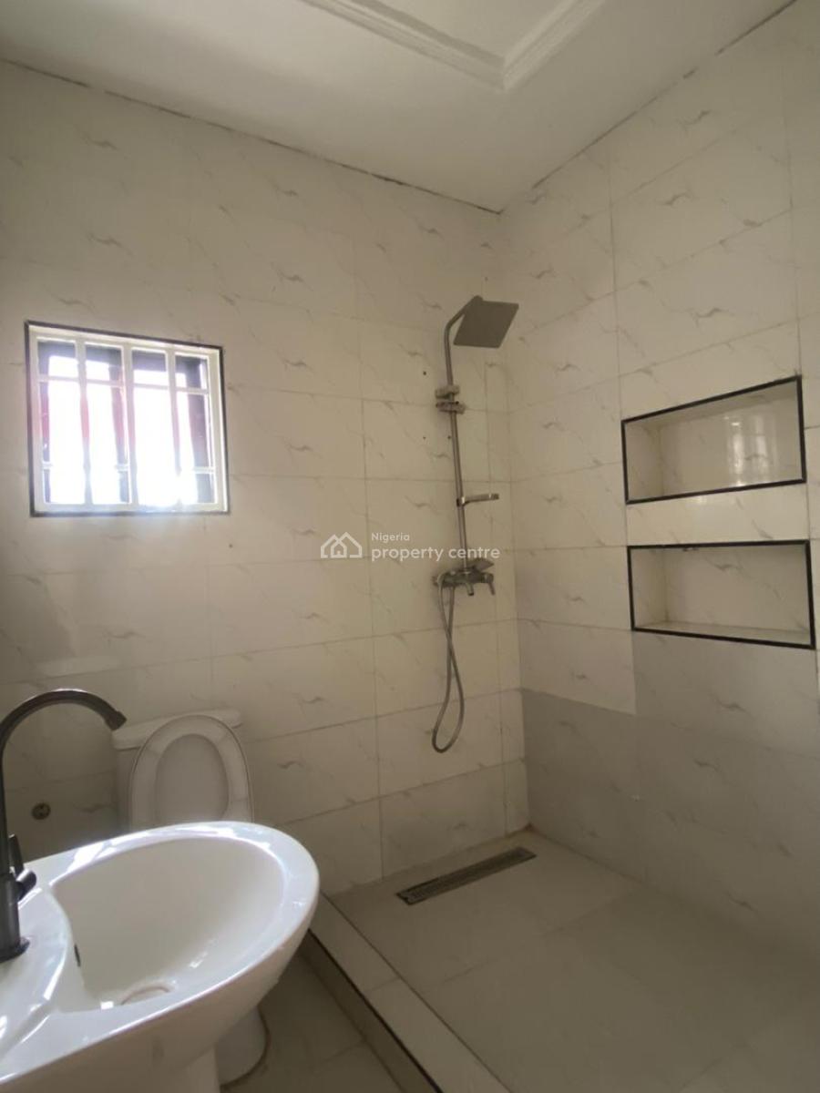 5-bedroom Semi-detached House with 2-room Boys Quarters (bq), Spaciou, Lekki Phase I, Lekki, Lagos, Semi-detached Duplex for Rent