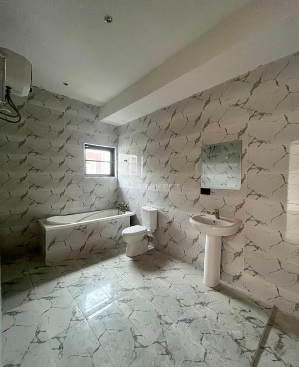 Spacious Fully Serviced 4 Bedroom Terrace Duplex with Bq, Lekki Phase 1, Lekki, Lagos, Terraced Duplex for Rent