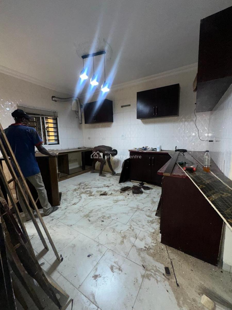 Spacious 3 Bedroom Apartment, Ologolo, Lekki, Lagos, Flat / Apartment for Rent