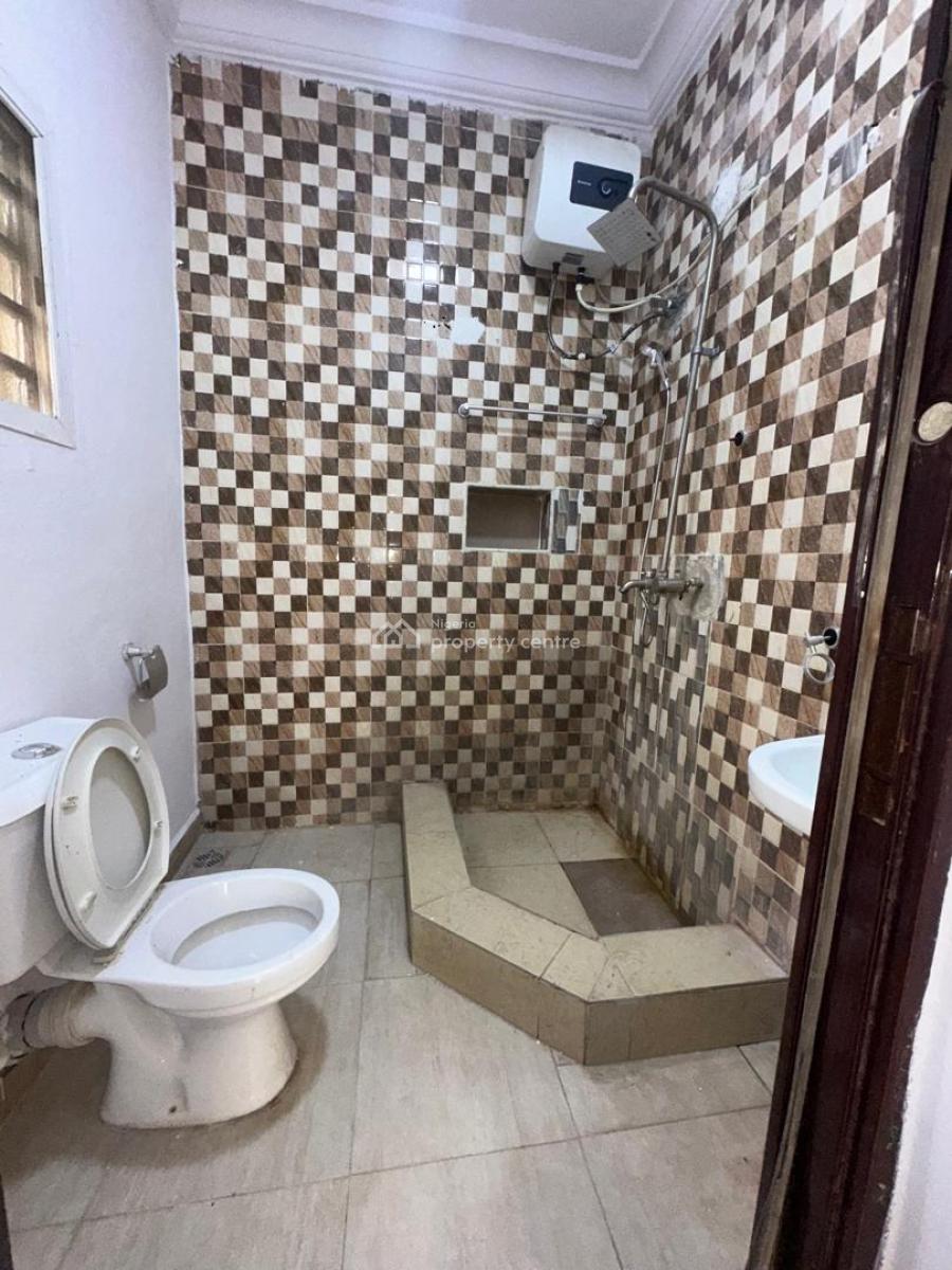 Spacious 3 Bedroom Apartment, Ologolo, Lekki, Lagos, Flat / Apartment for Rent