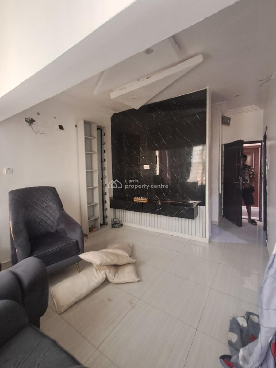 Standard 1-bedroom Apartment Upstairs, Chevron, Lekki, Lagos, Mini Flat (room and Parlour) for Rent