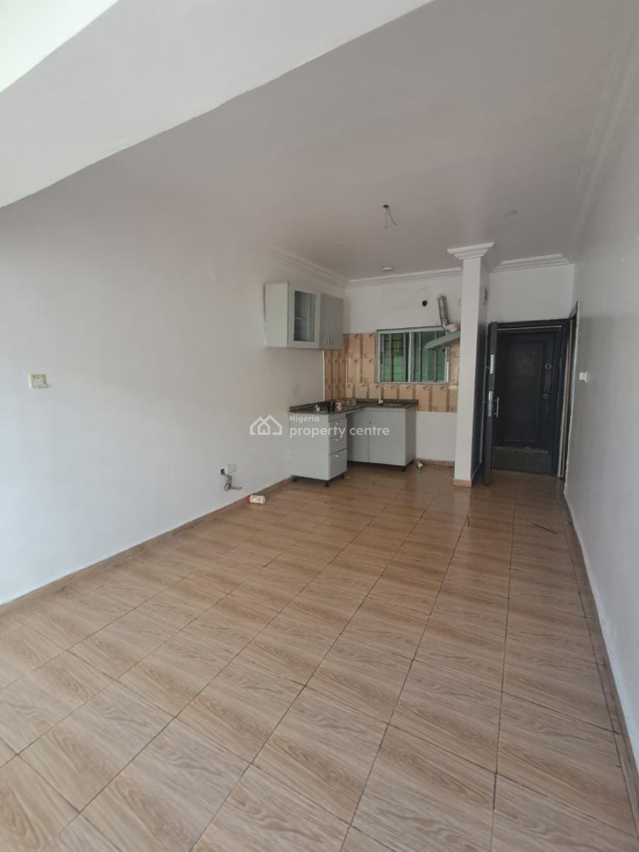 Standard 1-bedroom Apartment Upstairs, Chevron, Lekki, Lagos, Mini Flat (room and Parlour) for Rent