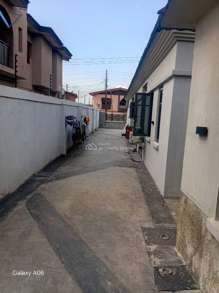 Executive 2 Bedrooms with Pop, Tayo Bello Estate, Fish Pond, Agric, Ikorodu, Lagos, Flat / Apartment for Rent