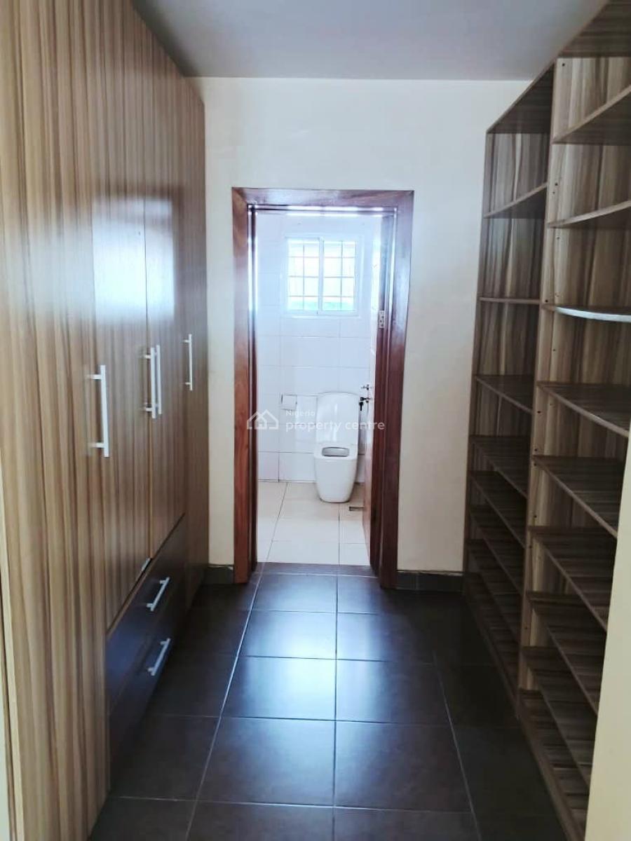Spacious 3-bedroom Flat, Lekki Phase 1, Lekki, Lagos, Flat / Apartment for Rent