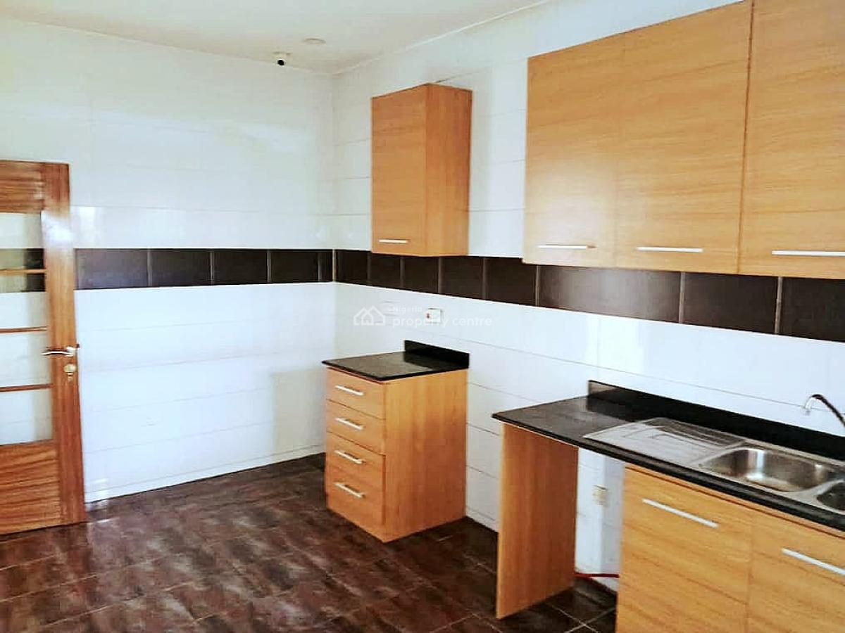 Spacious 3-bedroom Flat, Lekki Phase 1, Lekki, Lagos, Flat / Apartment for Rent