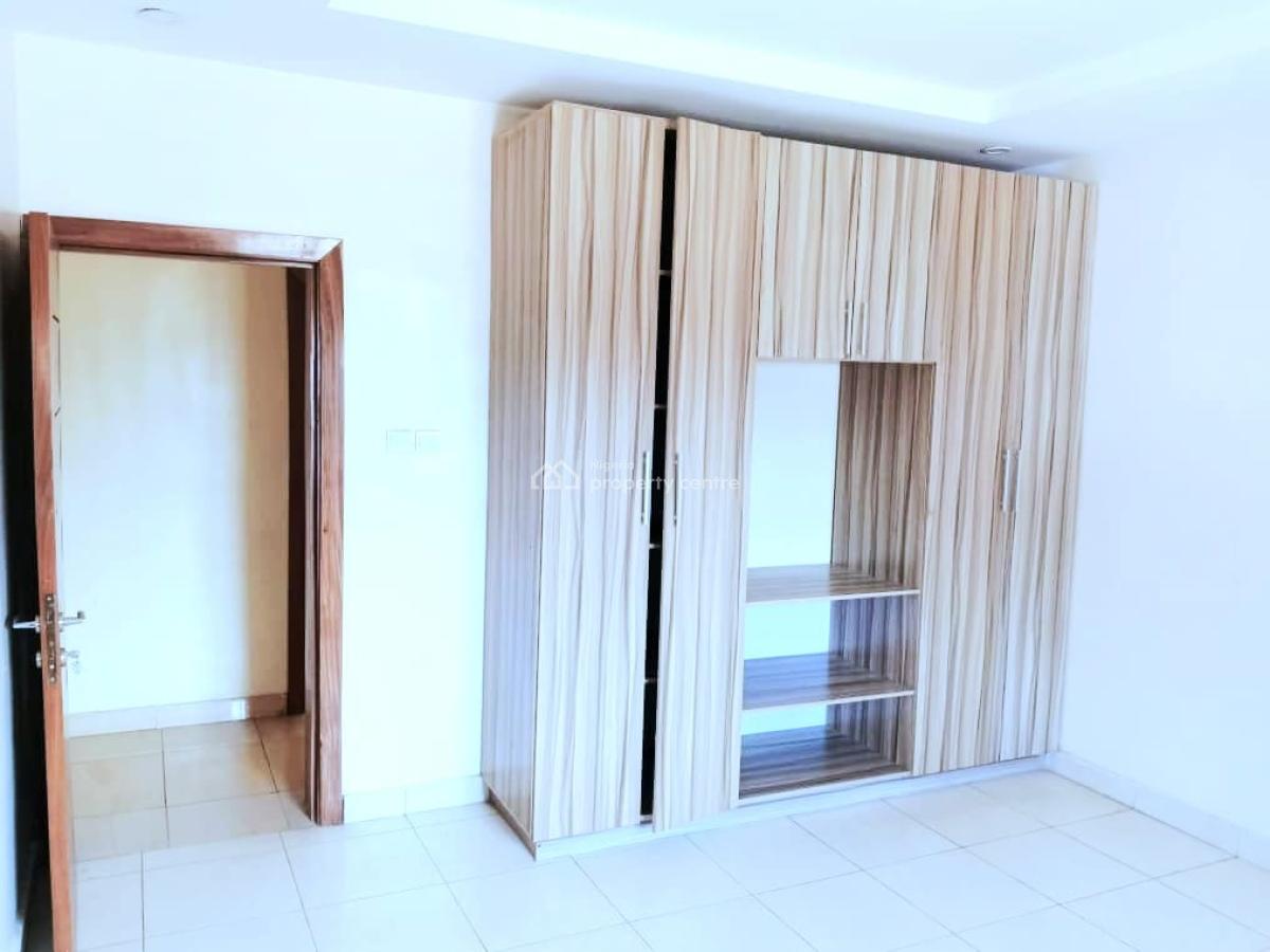 Spacious 3-bedroom Flat, Lekki Phase 1, Lekki, Lagos, Flat / Apartment for Rent
