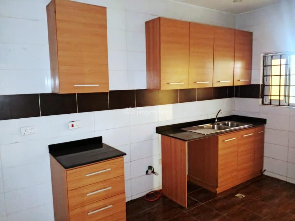 Spacious 3-bedroom Flat, Lekki Phase 1, Lekki, Lagos, Flat / Apartment for Rent