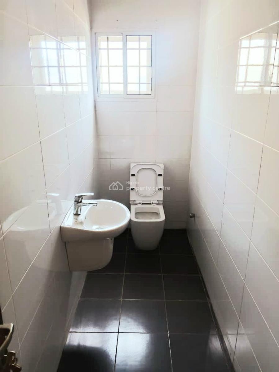 Spacious 3-bedroom Flat, Lekki Phase 1, Lekki, Lagos, Flat / Apartment for Rent
