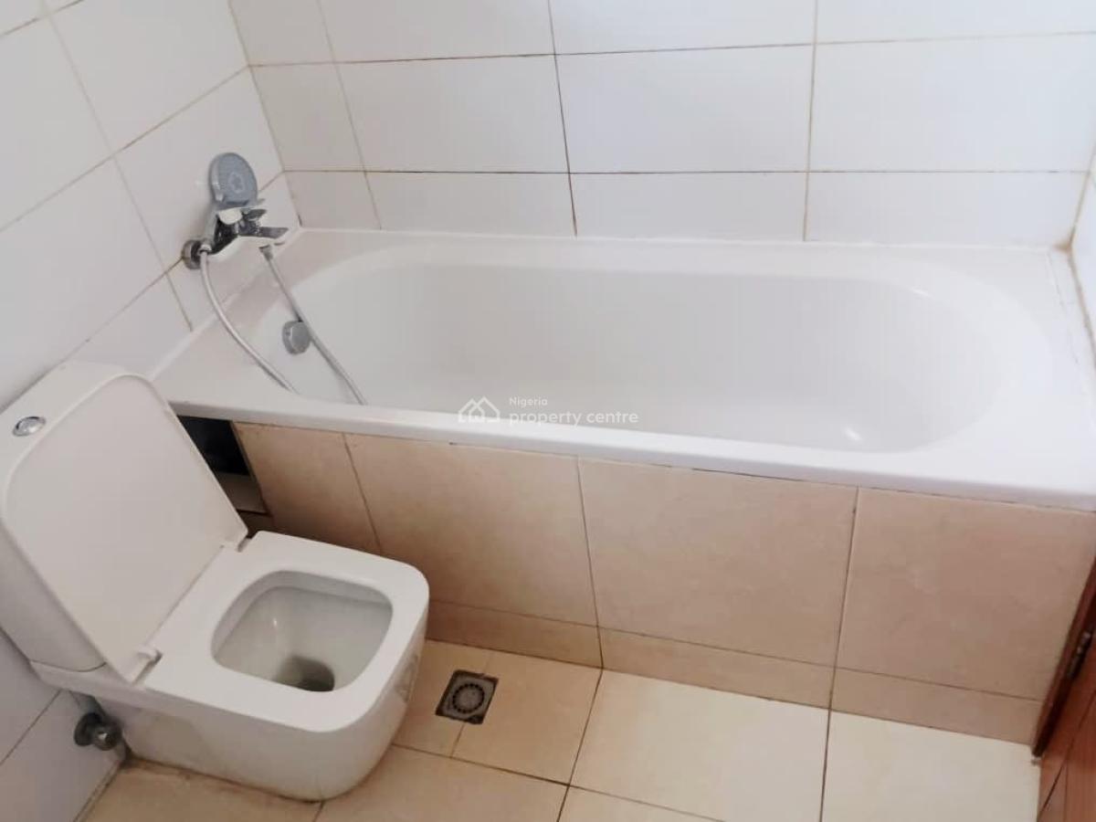 Spacious 3-bedroom Flat, Lekki Phase 1, Lekki, Lagos, Flat / Apartment for Rent