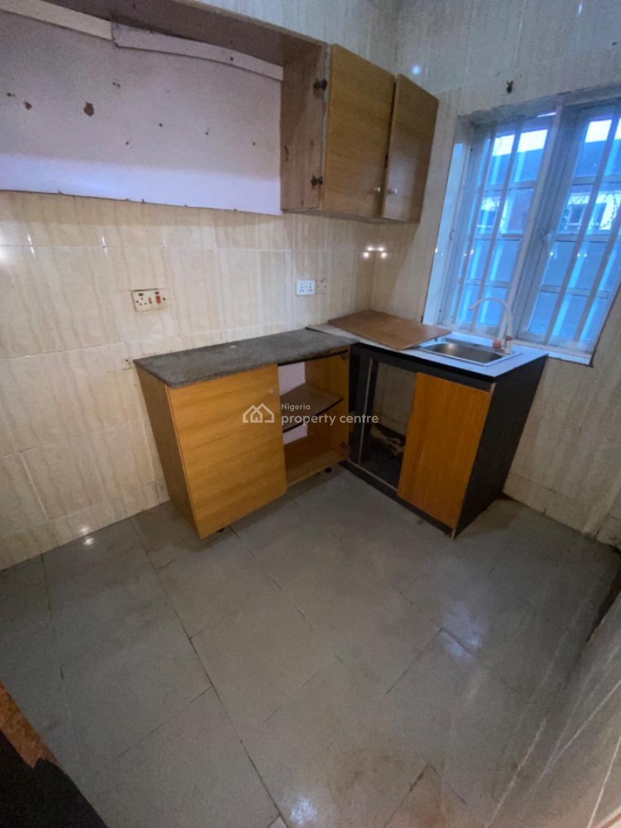 Clean 2 Bedroom Apartment, Around Lbs Close to Express, Sangotedo, Ajah, Lagos, Flat / Apartment for Rent