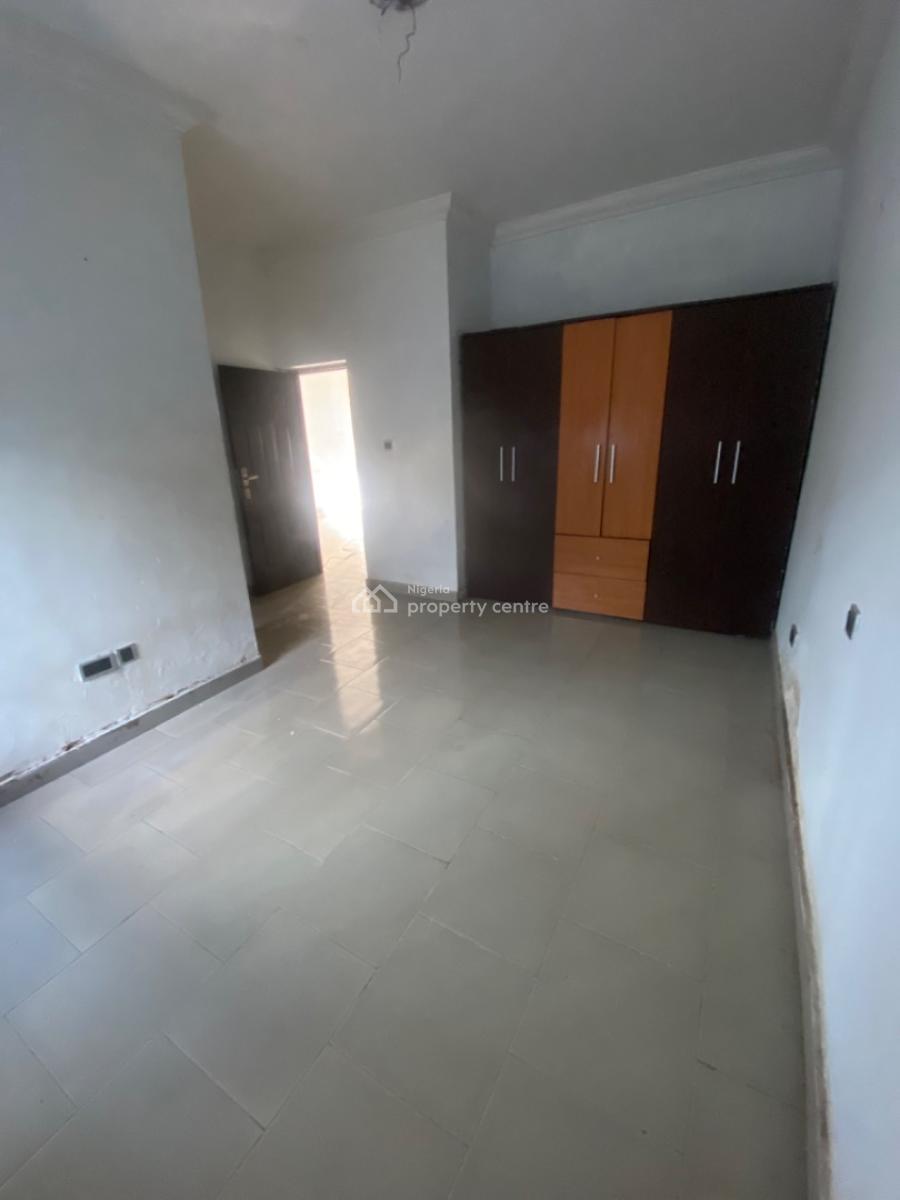 Clean 2 Bedroom Apartment, Around Lbs Close to Express, Sangotedo, Ajah, Lagos, Flat / Apartment for Rent