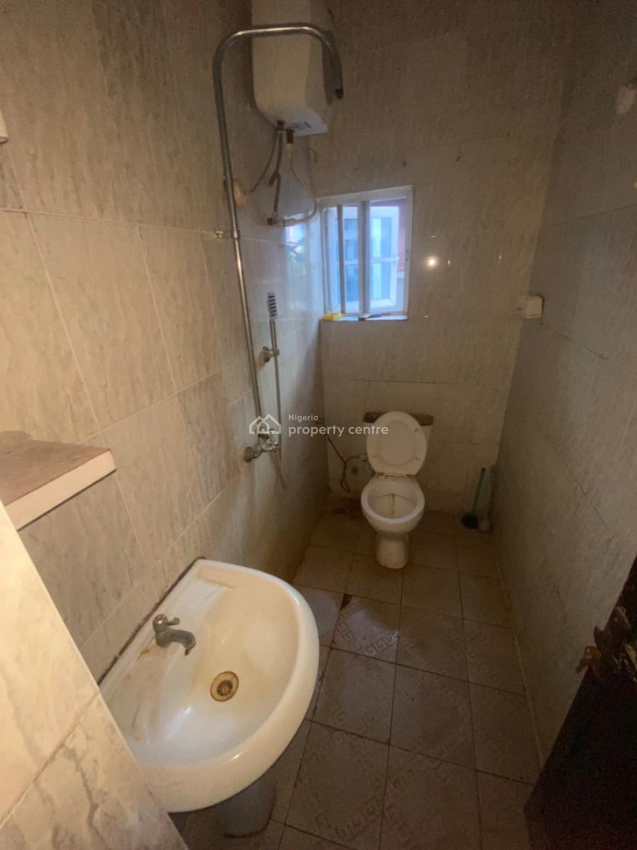 Clean 2 Bedroom Apartment, Around Lbs Close to Express, Sangotedo, Ajah, Lagos, Flat / Apartment for Rent