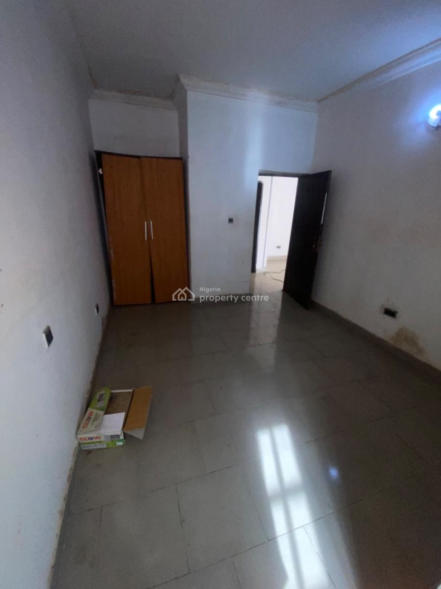 Clean 2 Bedroom Apartment, Around Lbs Close to Express, Sangotedo, Ajah, Lagos, Flat / Apartment for Rent