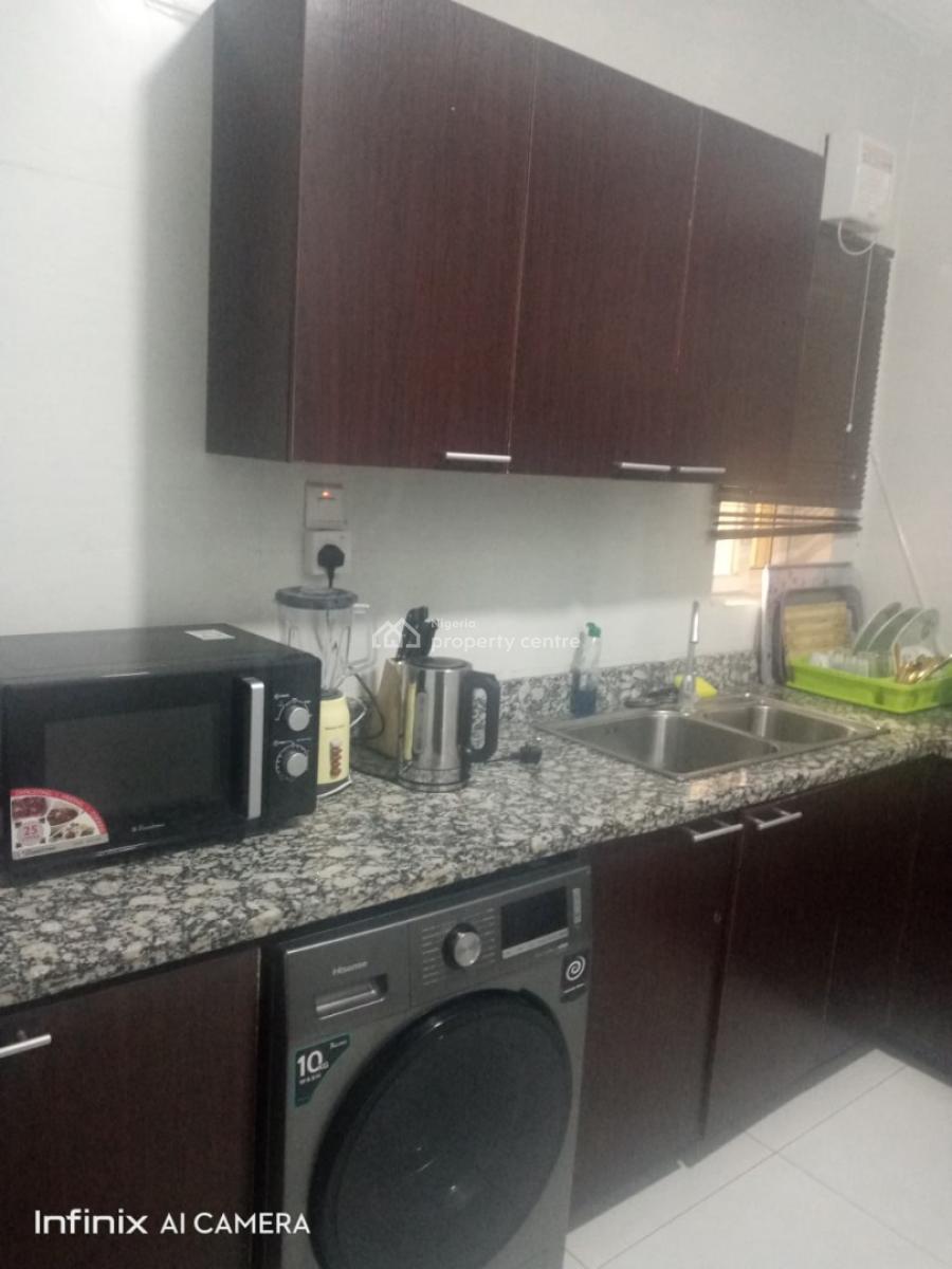 2bedroom Apartment in Lekki Phase 1, Admiralty Way, Admiralty Way, Lekki Phase 1, Lekki, Lagos, Flat / Apartment for Rent