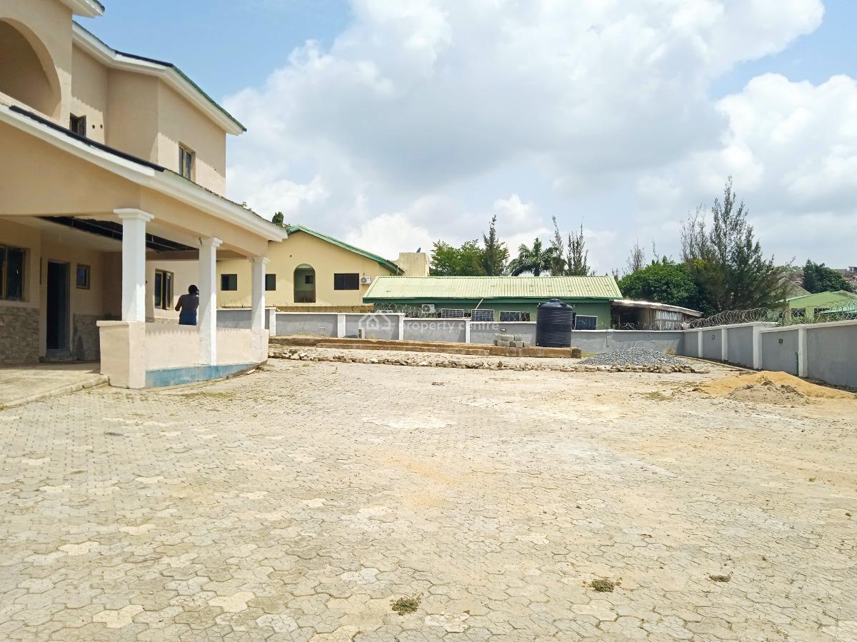 Massive Compound Space with 5 B/r Detached with 2 Units of 1 B/r Bq, 4th Avenue Main Express Busy Road, Gwarinpa, Abuja, Office Space for Rent