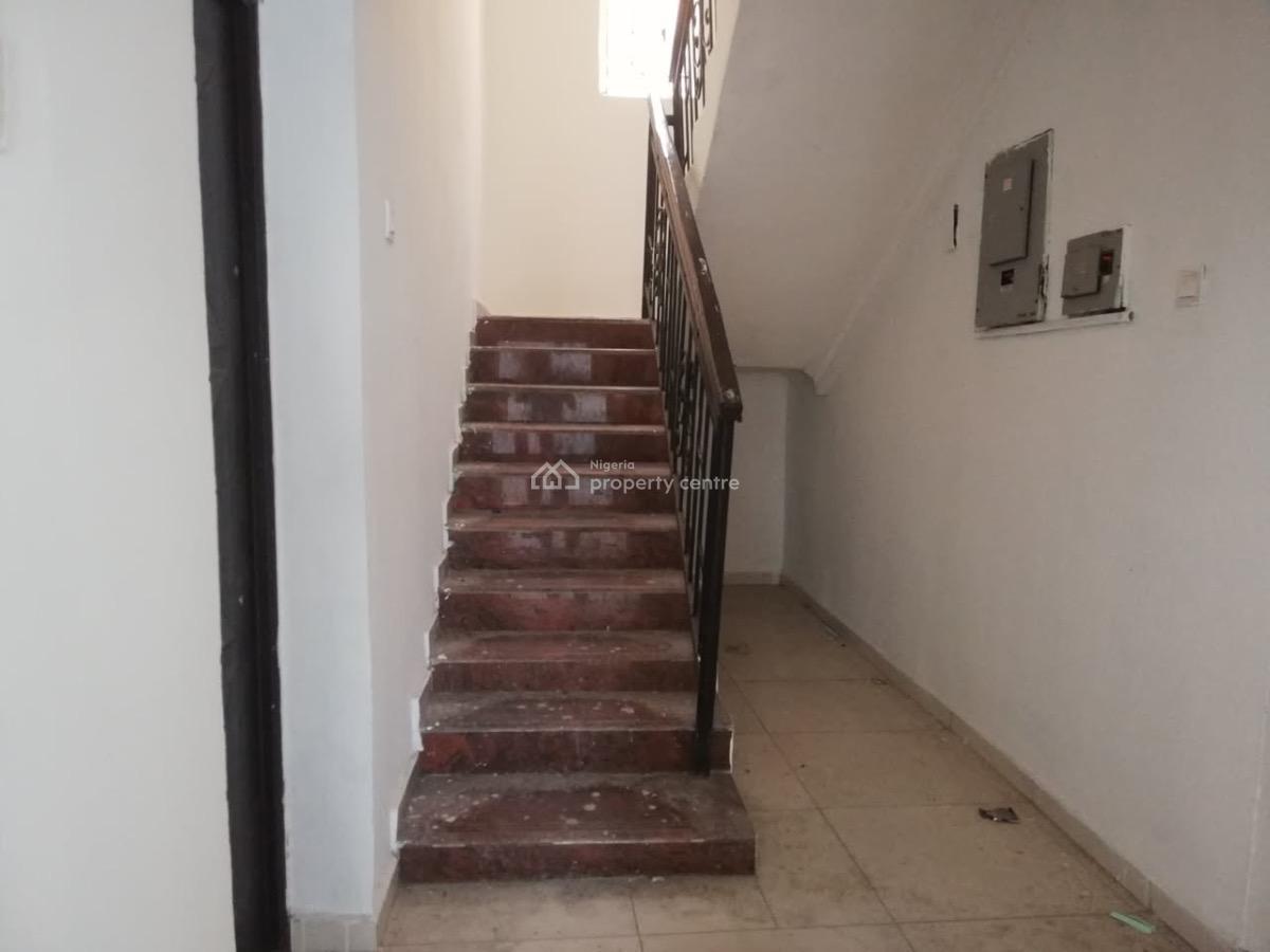 Distressed 5 Bedroom Duplex in Chevy View Estate, Chevron Drive- Chevy View Estate, Lekki, Lagos, Detached Duplex for Sale