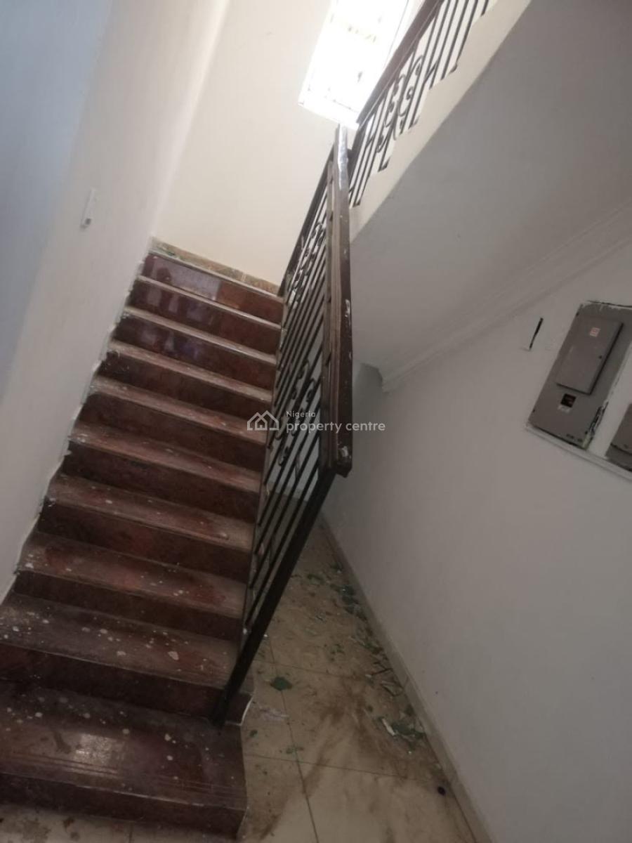 Distressed 5 Bedroom Duplex in Chevy View Estate, Chevron Drive- Chevy View Estate, Lekki, Lagos, Detached Duplex for Sale