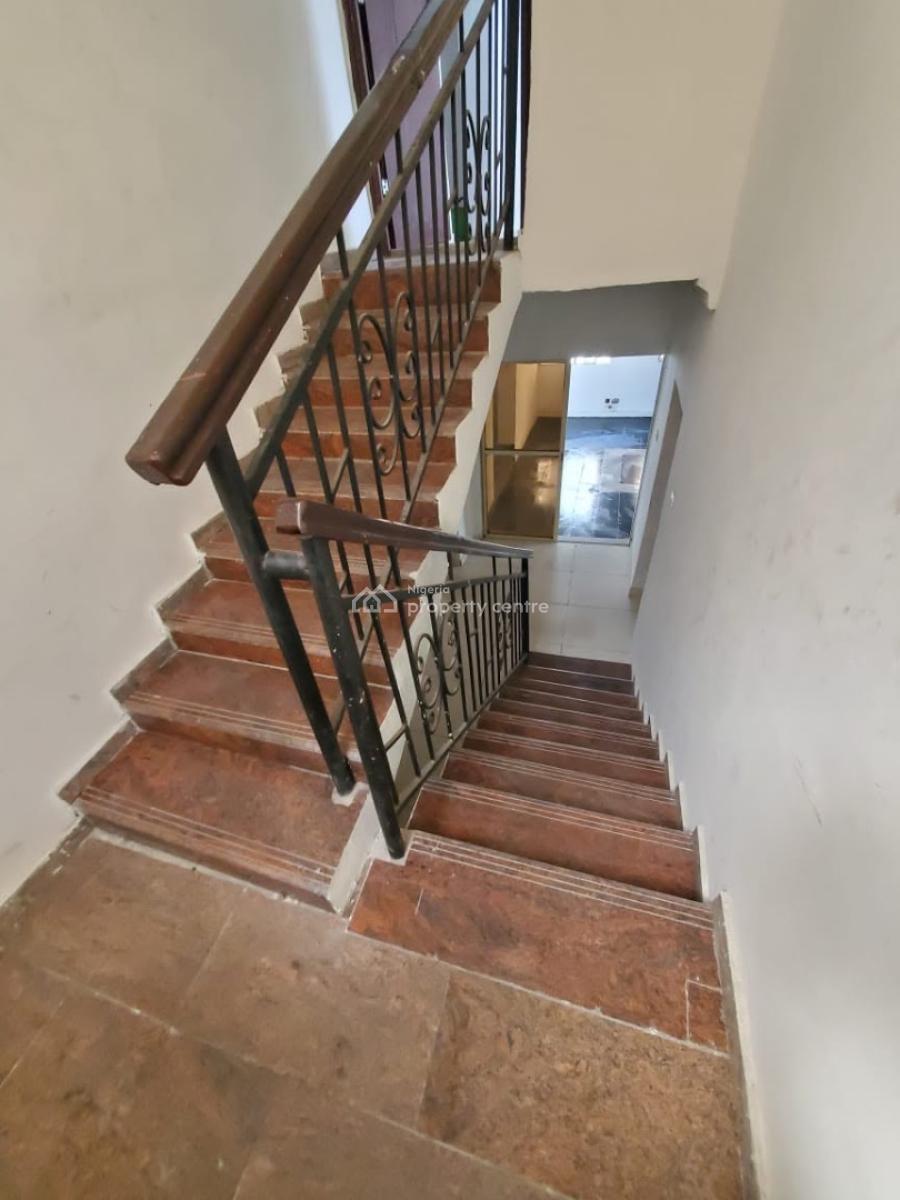 Distressed 5 Bedroom Duplex in Chevy View Estate, Chevron Drive- Chevy View Estate, Lekki, Lagos, Detached Duplex for Sale