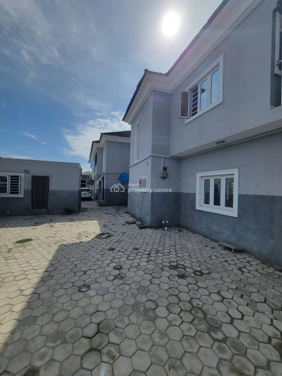 Spacious and Standard 4bedroom Flat, Mobile Road, Ajah, Lagos, Flat / Apartment for Rent