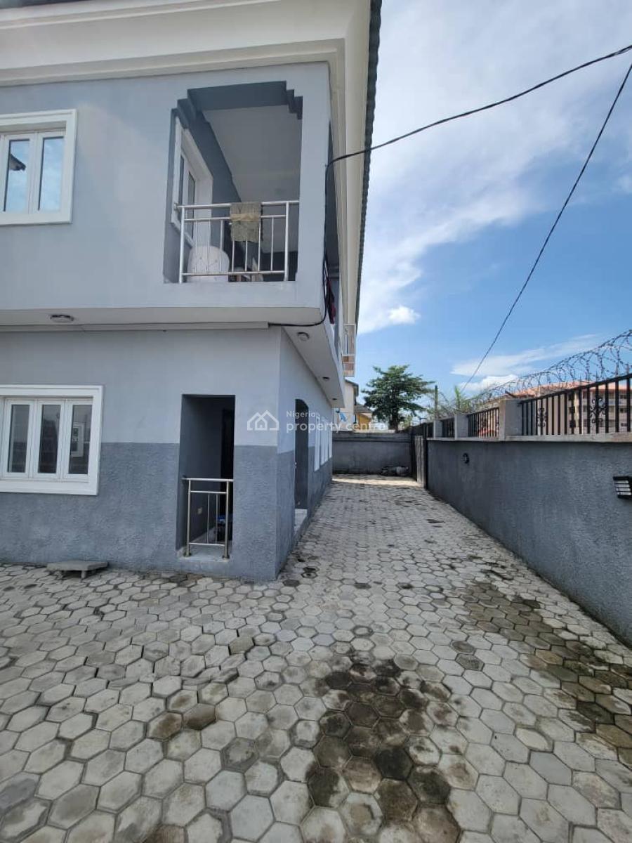 Spacious and Standard 4bedroom Flat, Mobile Road, Ajah, Lagos, Flat / Apartment for Rent