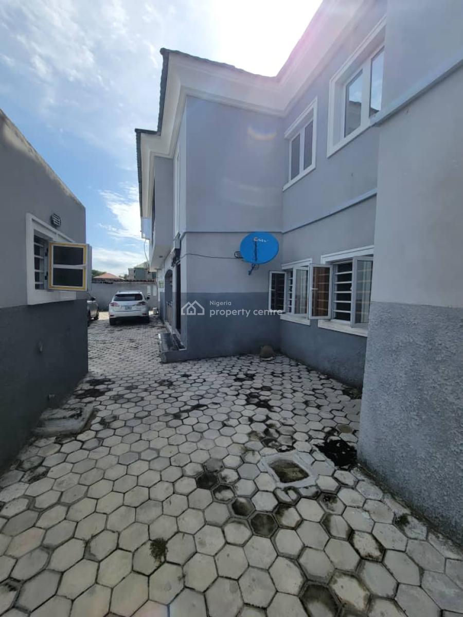 Spacious and Standard 4bedroom Flat, Mobile Road, Ajah, Lagos, Flat / Apartment for Rent
