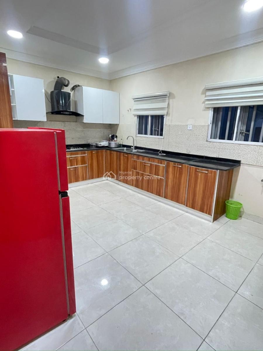4 Bedrooms with Ps5, Castle Rock Revenue, Osapa, Lekki, Lagos, Terraced Duplex Short Let