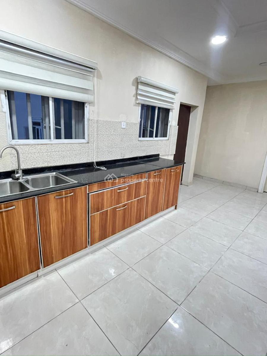 4 Bedrooms with Ps5, Castle Rock Revenue, Osapa, Lekki, Lagos, Terraced Duplex Short Let